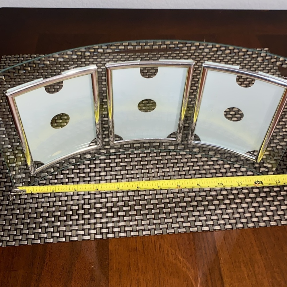 CLASSIC Photo Curved Picture Frame 3.7x5..Holds 3 Photos Silver Frame 13 x7in - Picture 2 of 12